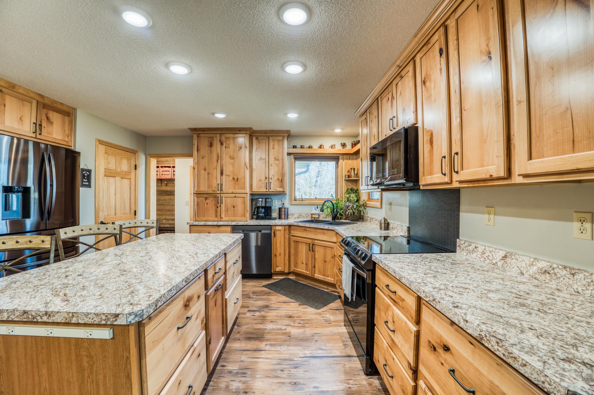 1998 single family home for sale at 32061 Primrose Lane in Laporte, MN — 3 bed, 2 bath (photo 19 of 101)