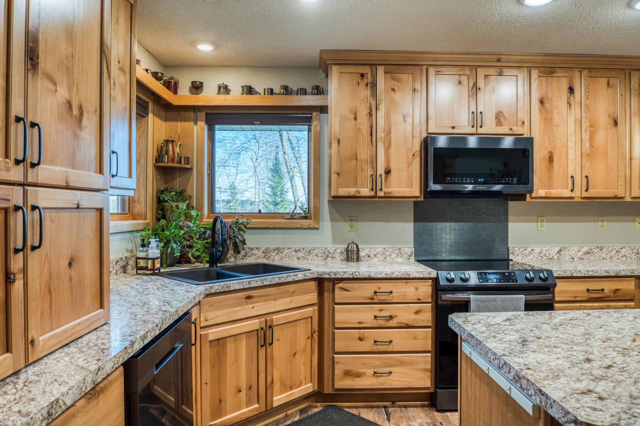 1998 single family home for sale at 32061 Primrose Lane in Laporte, MN — 3 bed, 2 bath (photo 22 of 101)