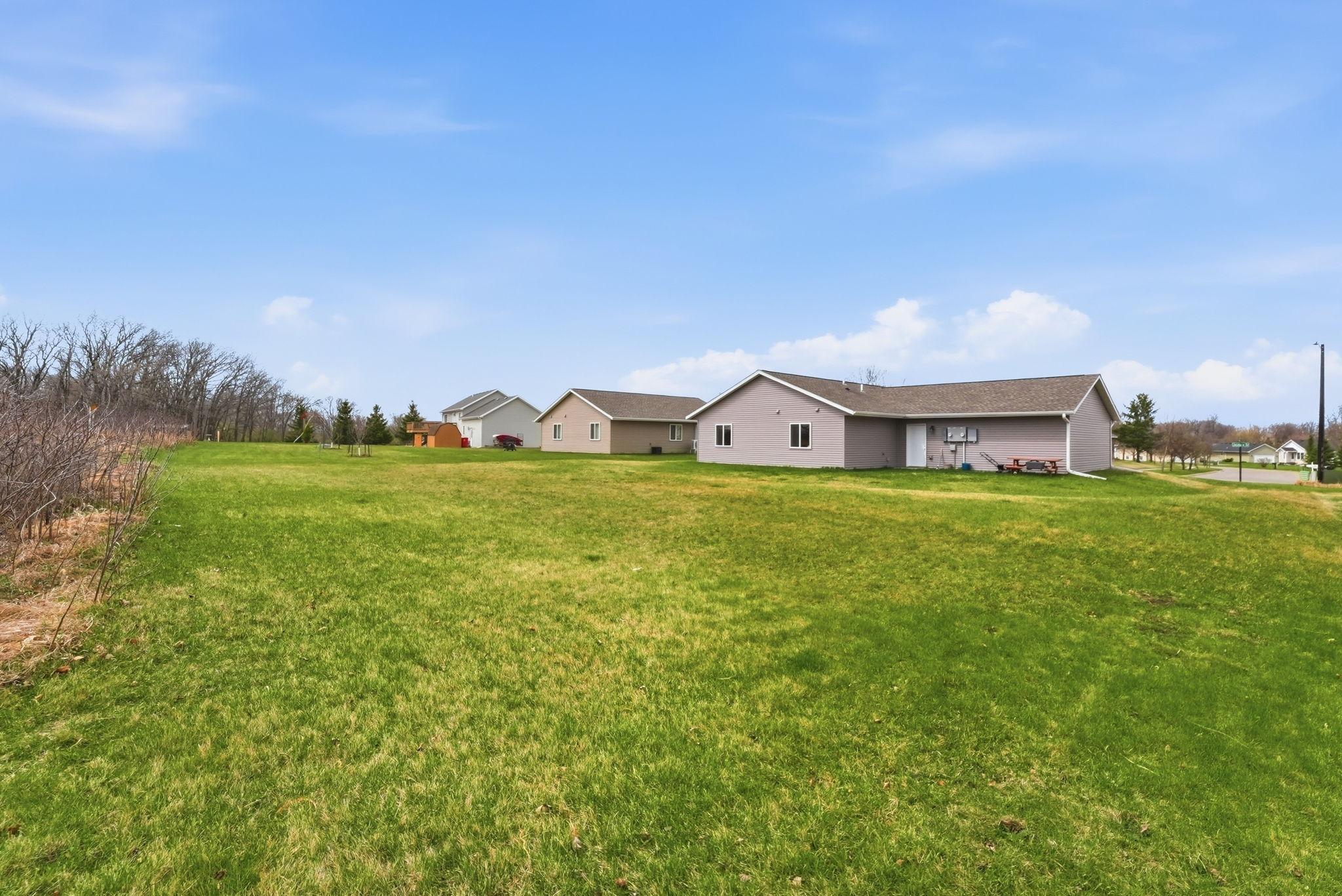 2022 single family home for sale at 1504 Jasmine Drive in Alexandria, MN — 3 bed, 1 bath (photo 16 of 18)