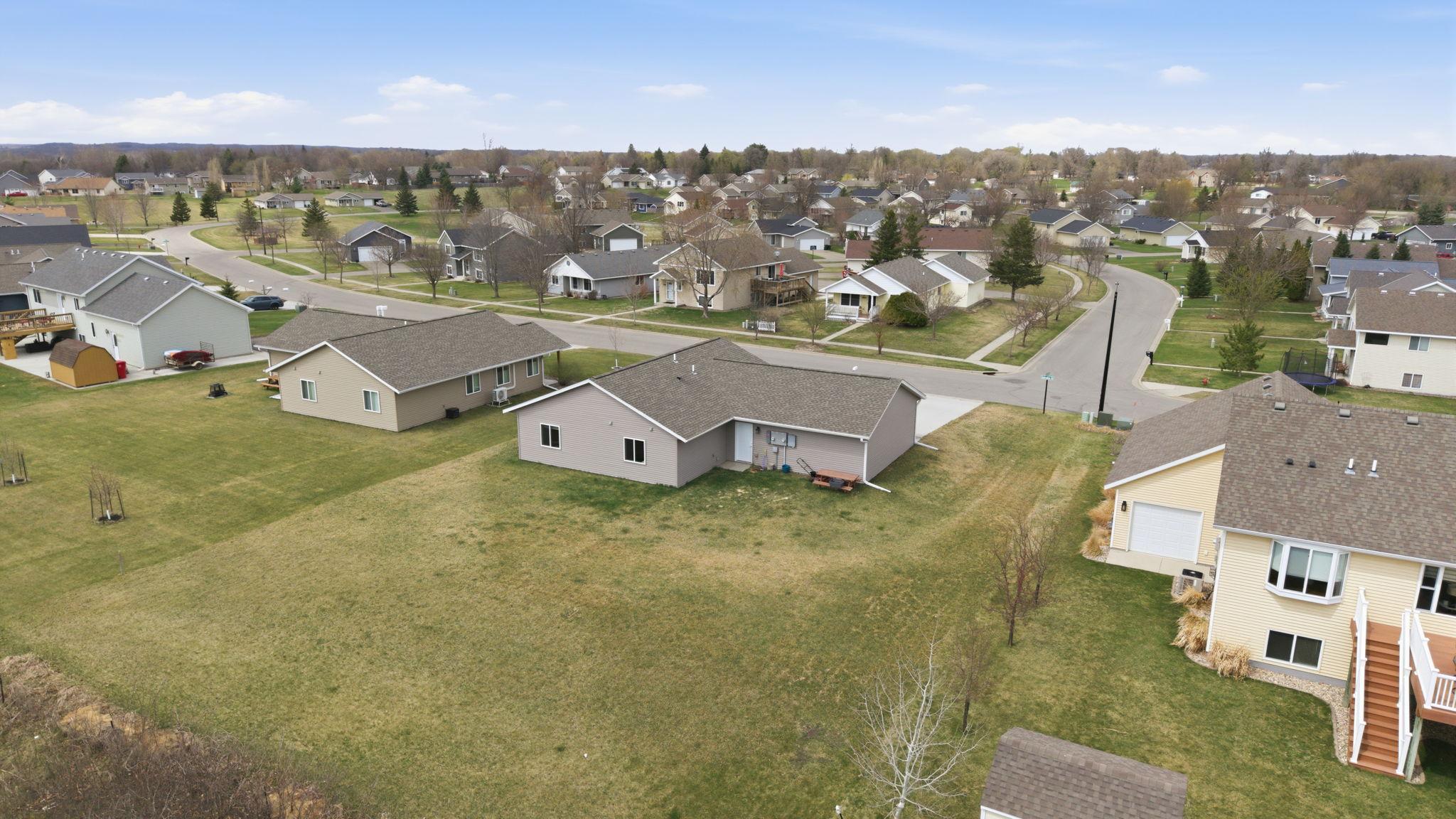 2022 single family home for sale at 1504 Jasmine Drive in Alexandria, MN — 3 bed, 1 bath (photo 4 of 18)