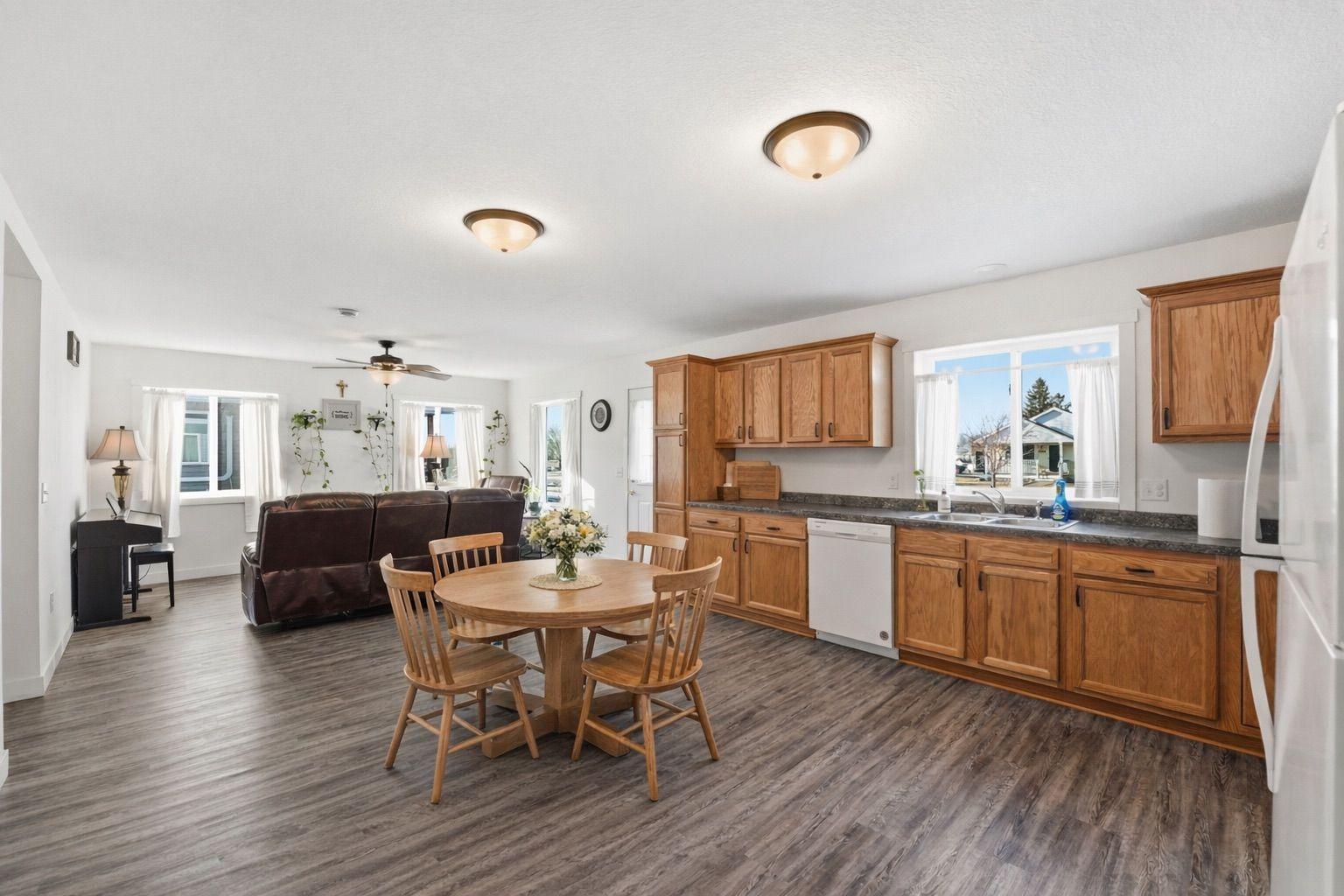 2022 single family home for sale at 1504 Jasmine Drive in Alexandria, MN — 3 bed, 1 bath (photo 7 of 18)
