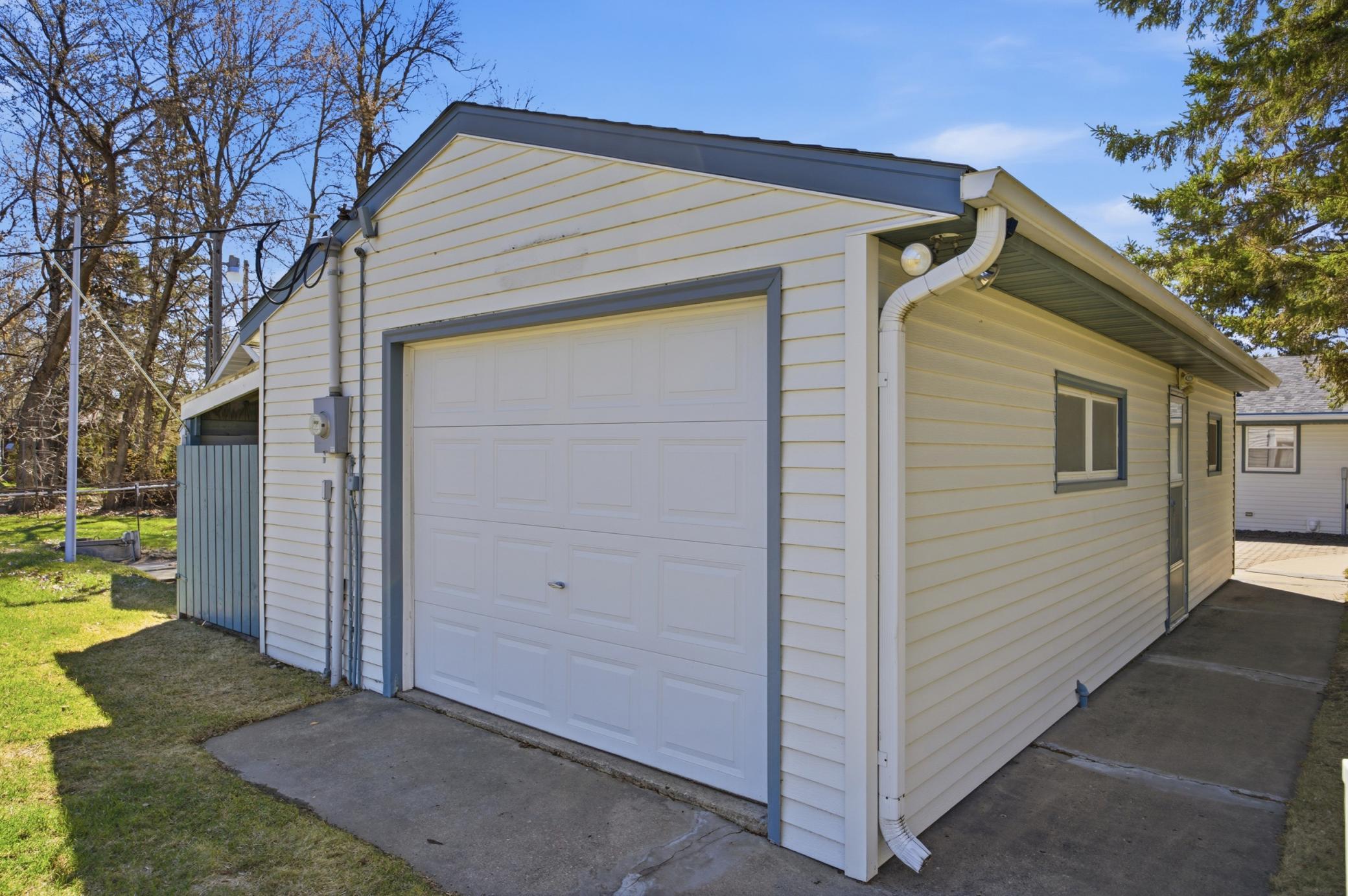 1961 single family home for sale at 26066 County Highway 4 in Pelican Rapids, MN — 2 bed, 1 bath (photo 30 of 52)