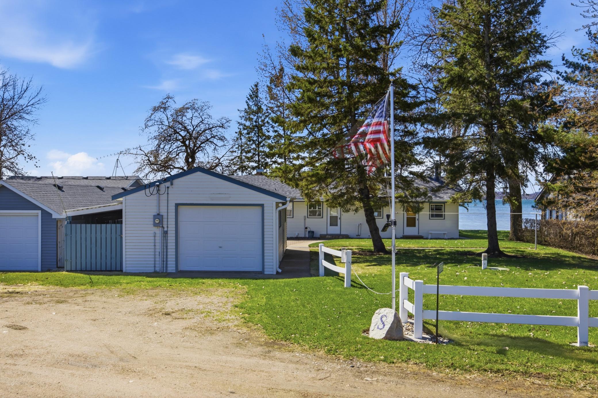 1961 single family home for sale at 26066 County Highway 4 in Pelican Rapids, MN — 2 bed, 1 bath (photo 34 of 52)