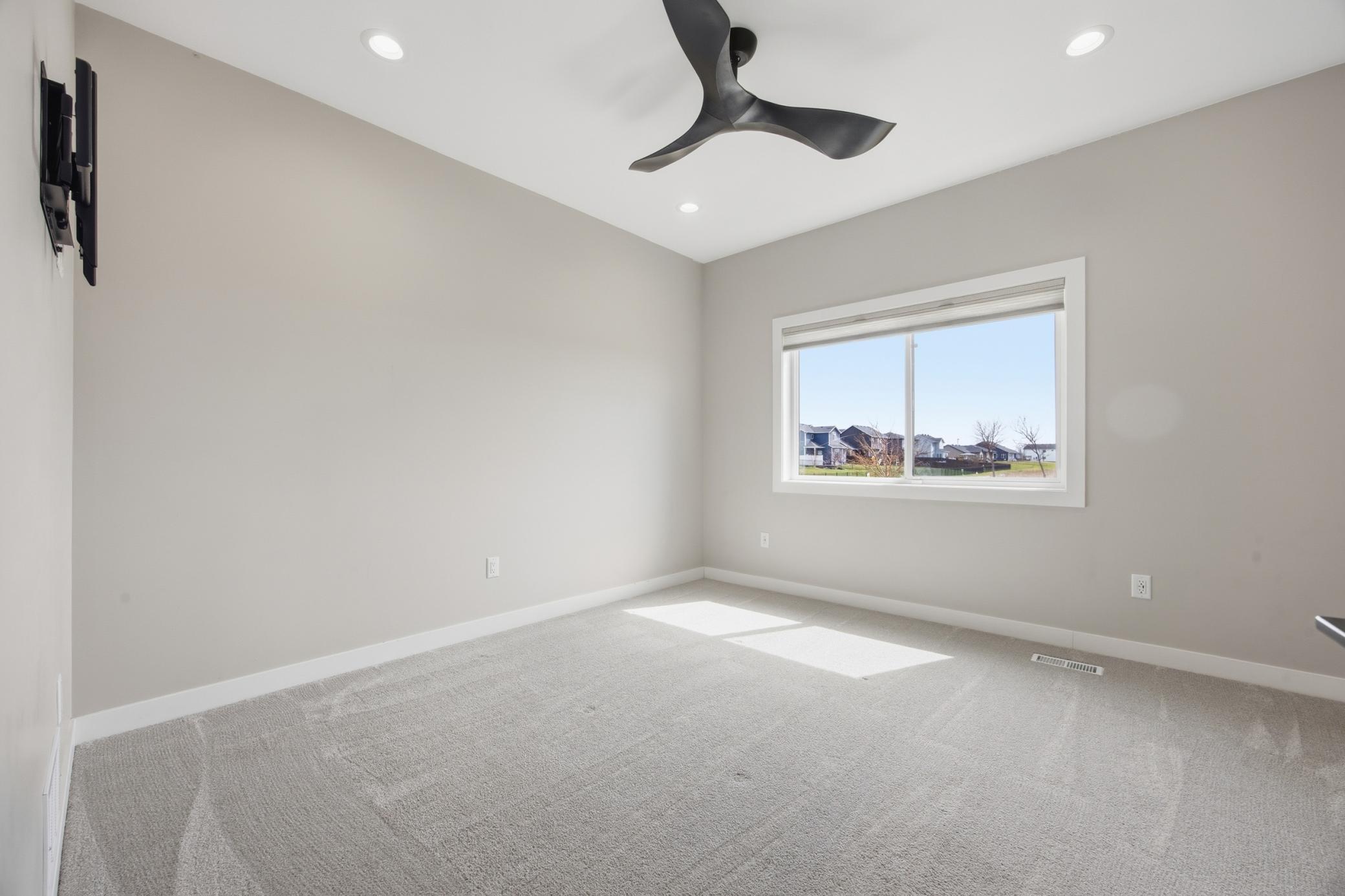 100 Annies Way, Mapleton ND 58059 - Photo 19 of 36