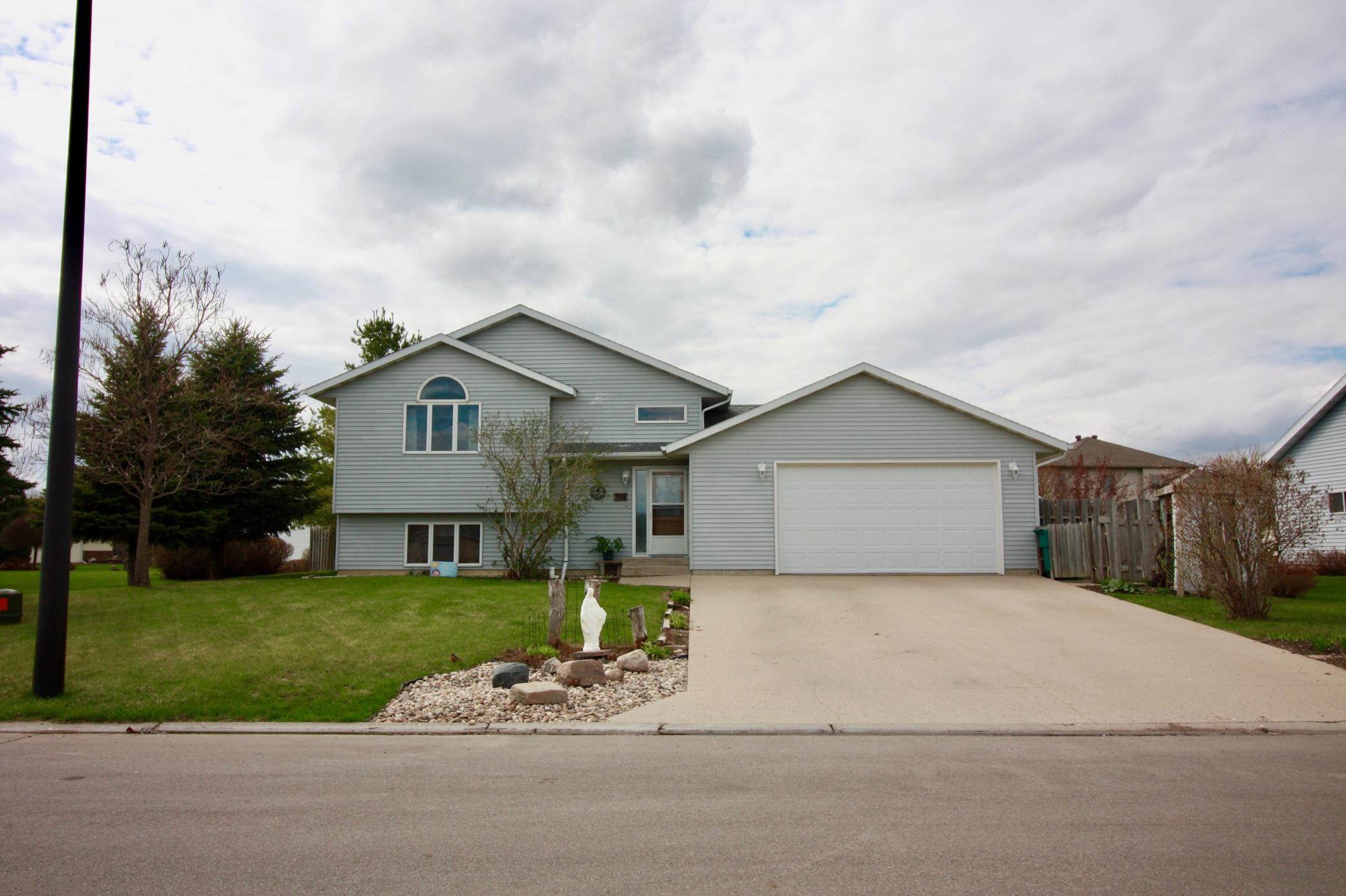 301 15th Street N, Breckenridge MN 56520 - Photo 2 of 48