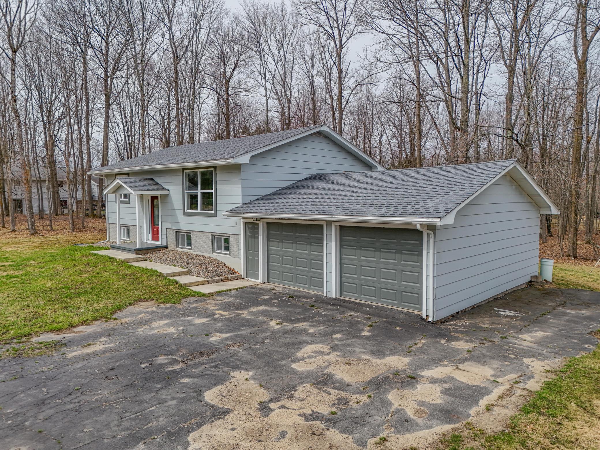1971 single family home for sale at 814 Rogers Avenue in Grand Rapids, MN — 4 bed, 2 bath (photo 40 of 43)