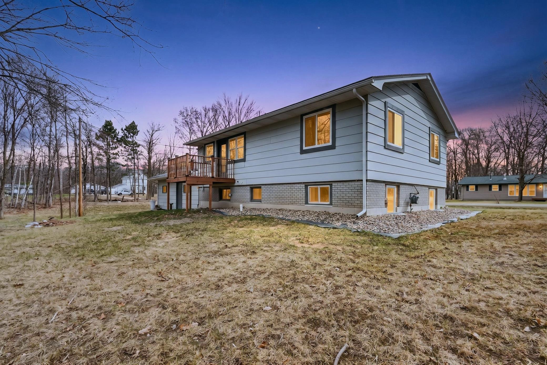 1971 single family home for sale at 814 Rogers Avenue in Grand Rapids, MN — 4 bed, 2 bath (photo 7 of 43)