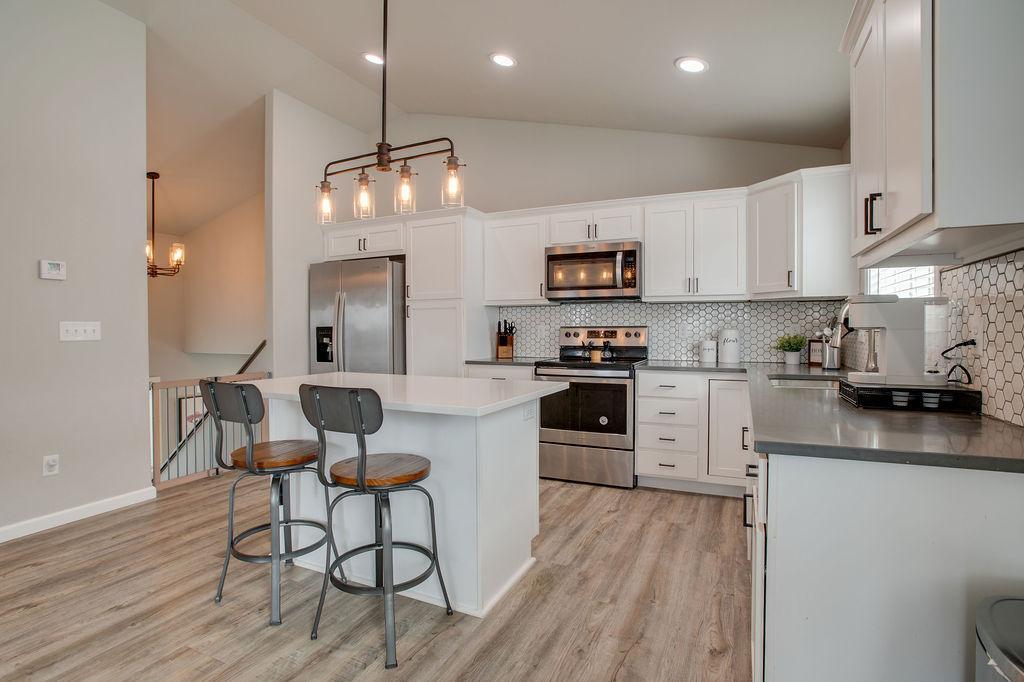 2018 single family home for sale at 1207 Barnes Drive W in West Fargo, ND — 3 bed, 2 bath (photo 11 of 41)