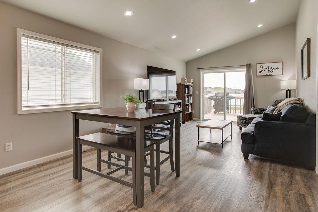 2018 single family home for sale at 1207 Barnes Drive W in West Fargo, ND — 3 bed, 2 bath (photo 13 of 41)