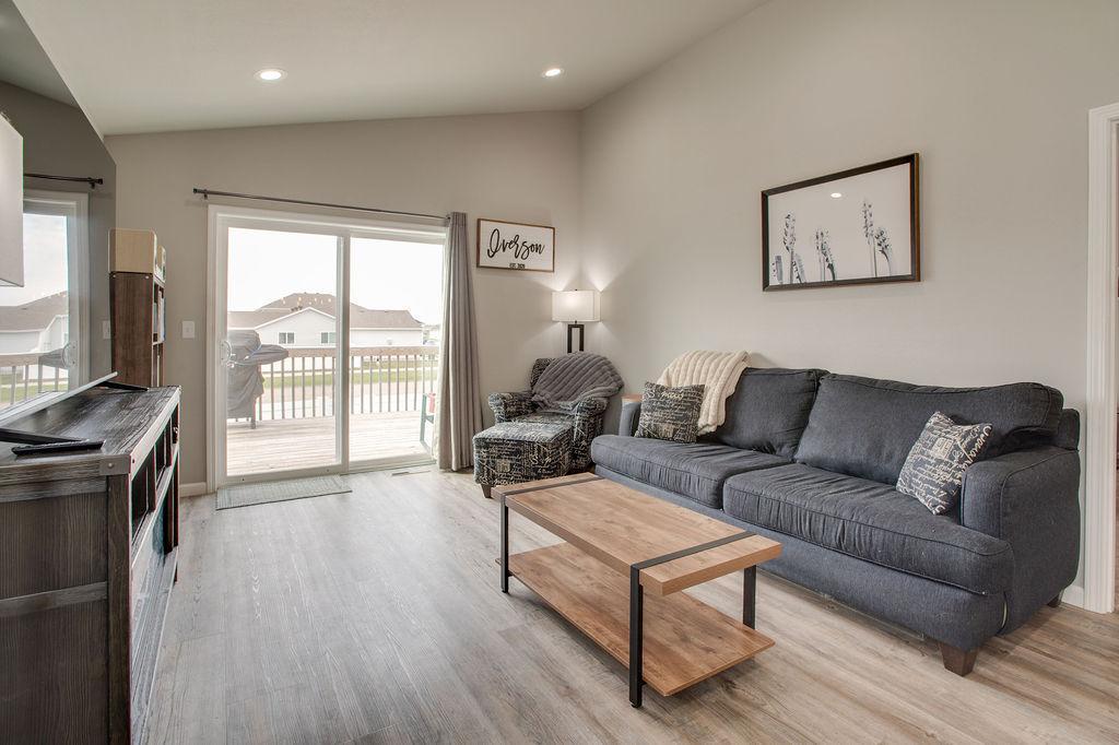 2018 single family home for sale at 1207 Barnes Drive W in West Fargo, ND — 3 bed, 2 bath (photo 16 of 41)