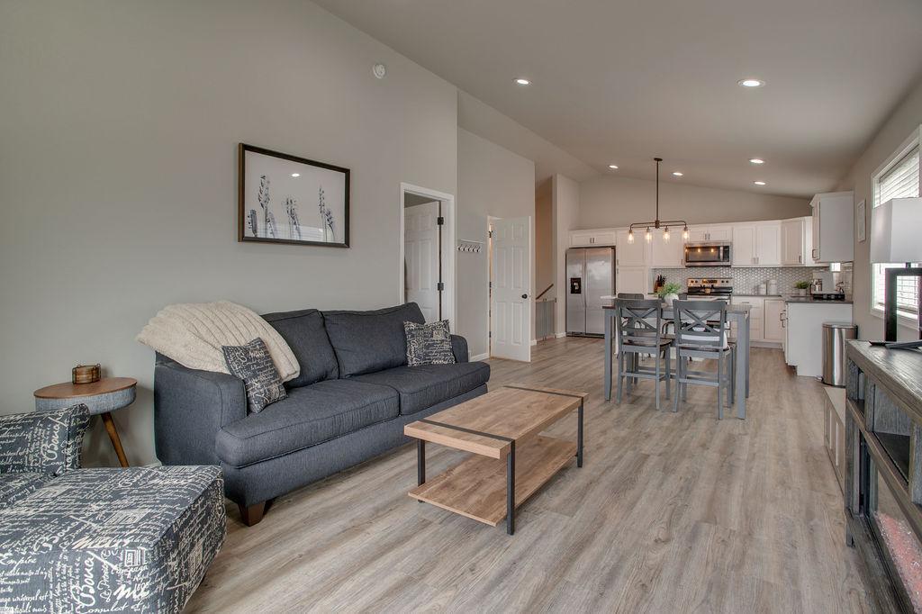 2018 single family home for sale at 1207 Barnes Drive W in West Fargo, ND — 3 bed, 2 bath (photo 19 of 41)
