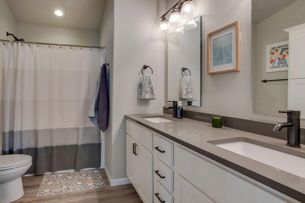 2018 single family home for sale at 1207 Barnes Drive W in West Fargo, ND — 3 bed, 2 bath (photo 20 of 41)