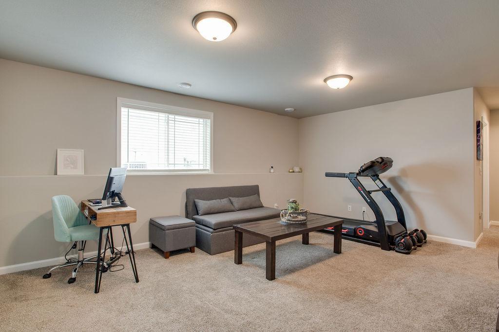 2018 single family home for sale at 1207 Barnes Drive W in West Fargo, ND — 3 bed, 2 bath (photo 26 of 41)