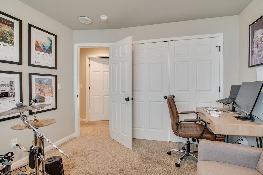 2018 single family home for sale at 1207 Barnes Drive W in West Fargo, ND — 3 bed, 2 bath (photo 33 of 41)