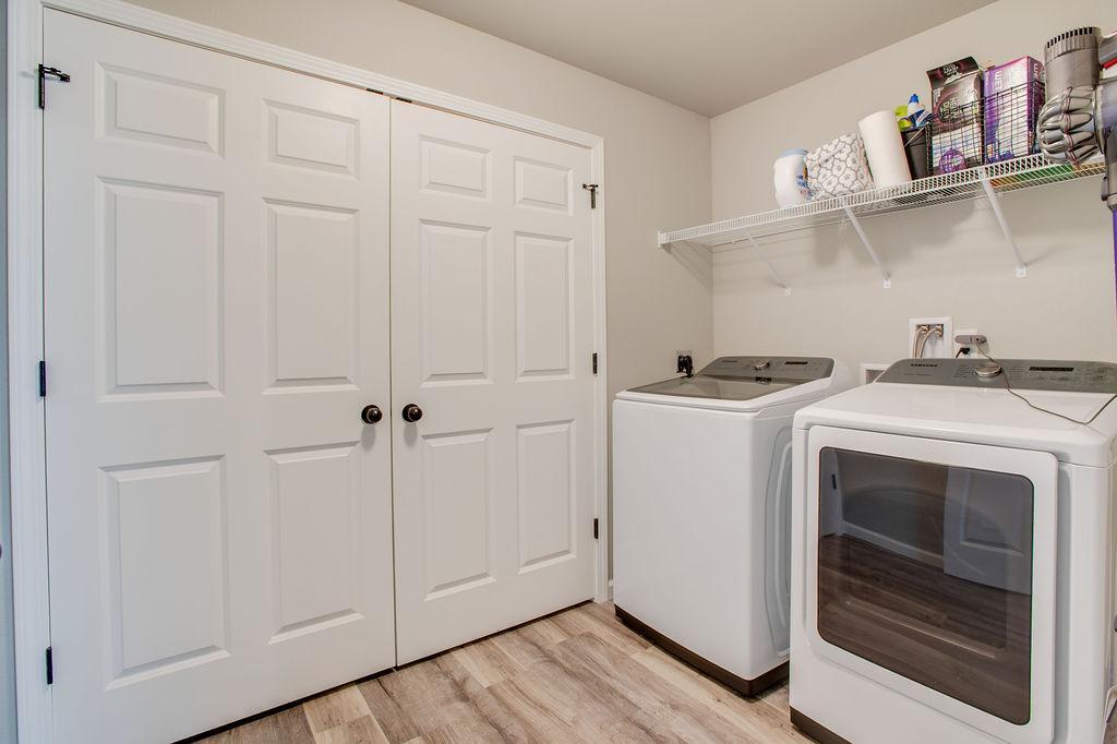2018 single family home for sale at 1207 Barnes Drive W in West Fargo, ND — 3 bed, 2 bath (photo 35 of 41)