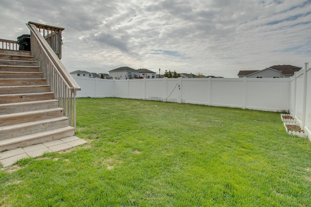 2018 single family home for sale at 1207 Barnes Drive W in West Fargo, ND — 3 bed, 2 bath (photo 38 of 41)