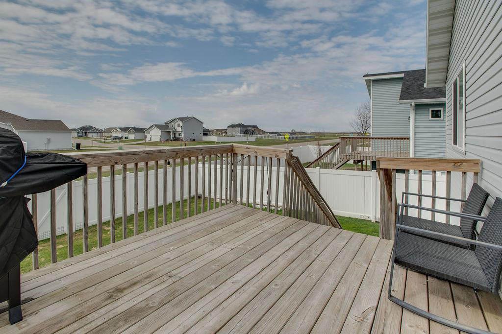 2018 single family home for sale at 1207 Barnes Drive W in West Fargo, ND — 3 bed, 2 bath (photo 40 of 41)