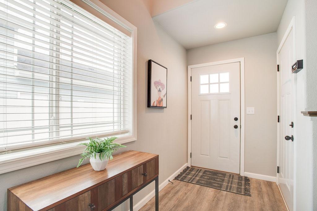 2018 single family home for sale at 1207 Barnes Drive W in West Fargo, ND — 3 bed, 2 bath (photo 5 of 41)