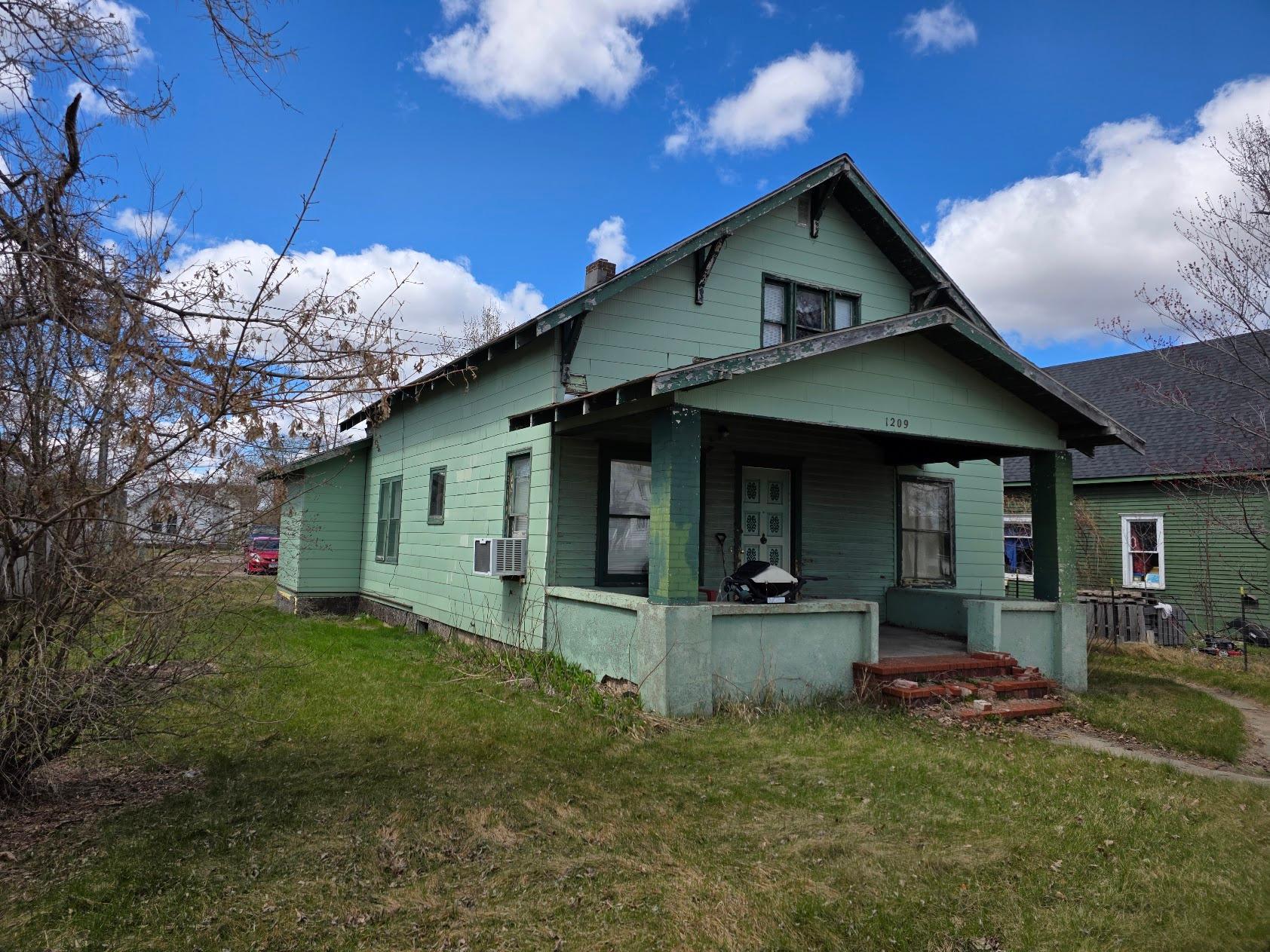 1916 single family home for sale at 1209 Bemidji Avenue N in Bemidji, MN — 4 bed, 2 bath (photo 2 of 2)