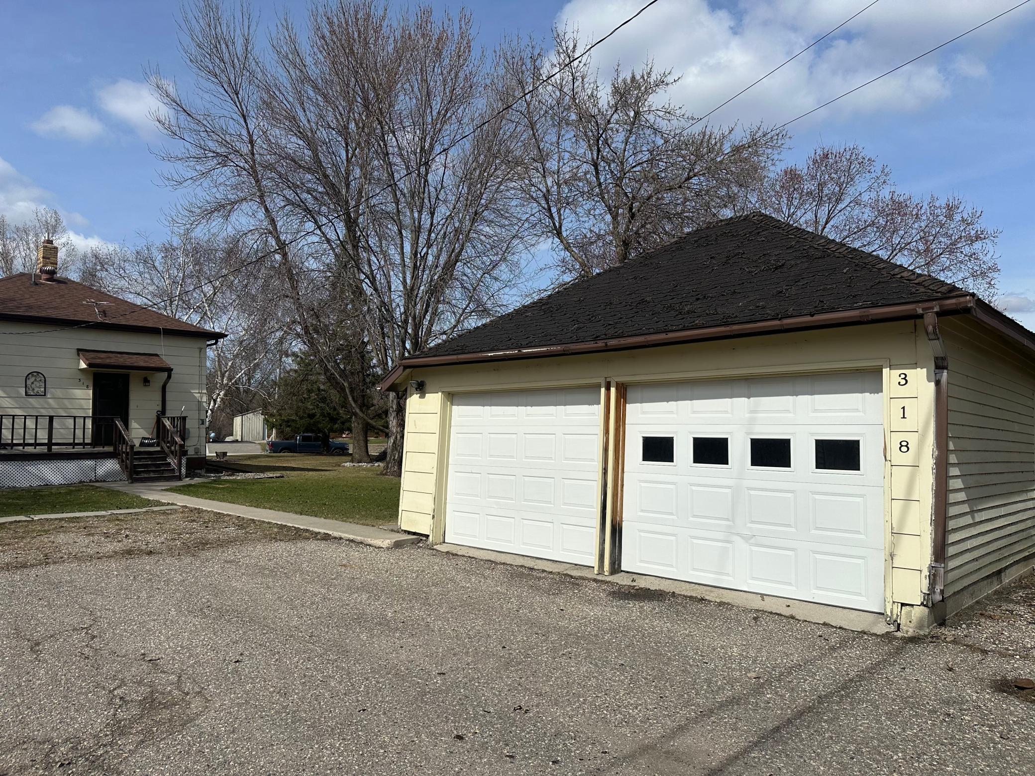 318 2nd Street SE, Hallock MN 56728 - Photo 3 of 17