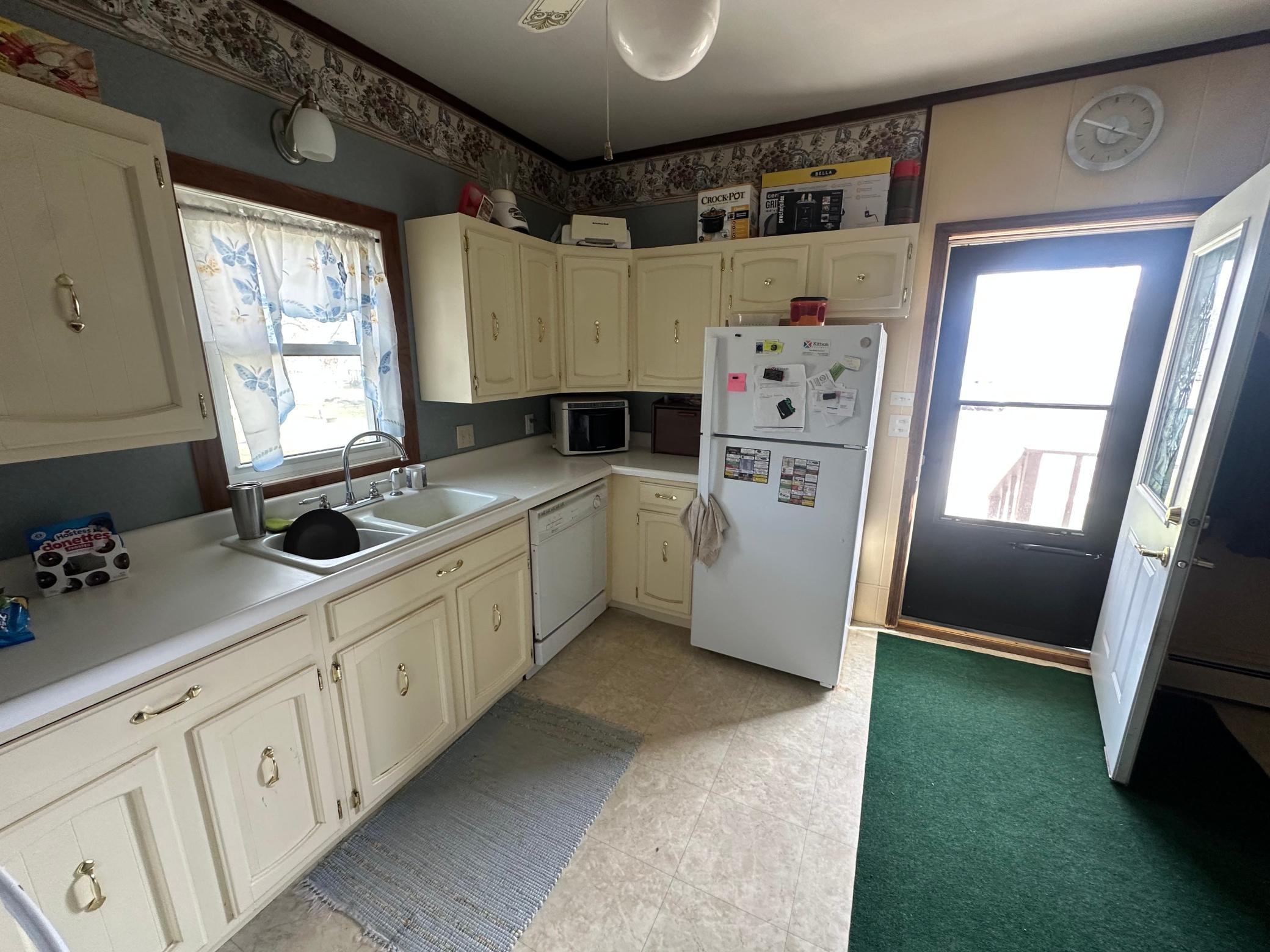 318 2nd Street SE, Hallock MN 56728 - Photo 5 of 17
