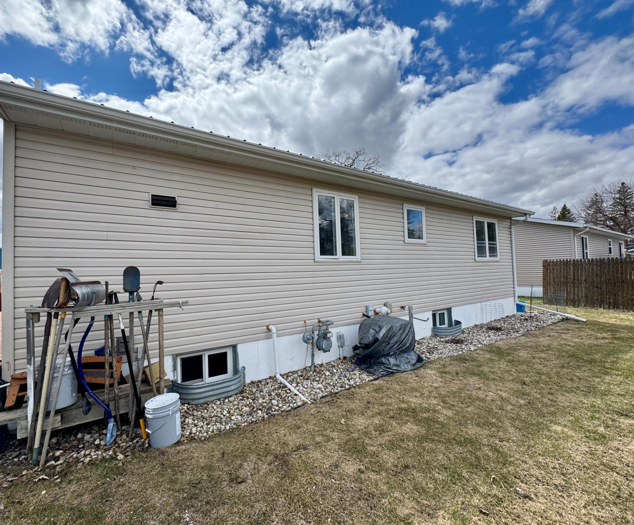 305 Lincoln Street SE, Warroad MN 56763 - Photo 20 of 24