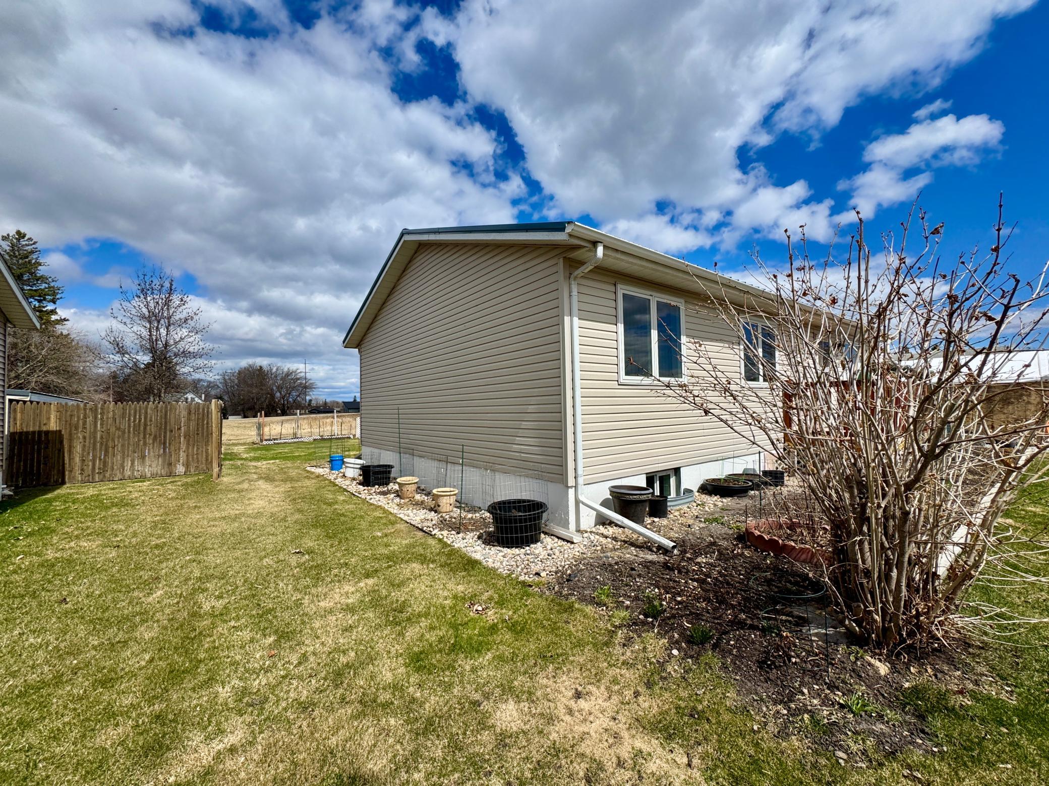 305 Lincoln Street SE, Warroad MN 56763 - Photo 21 of 24