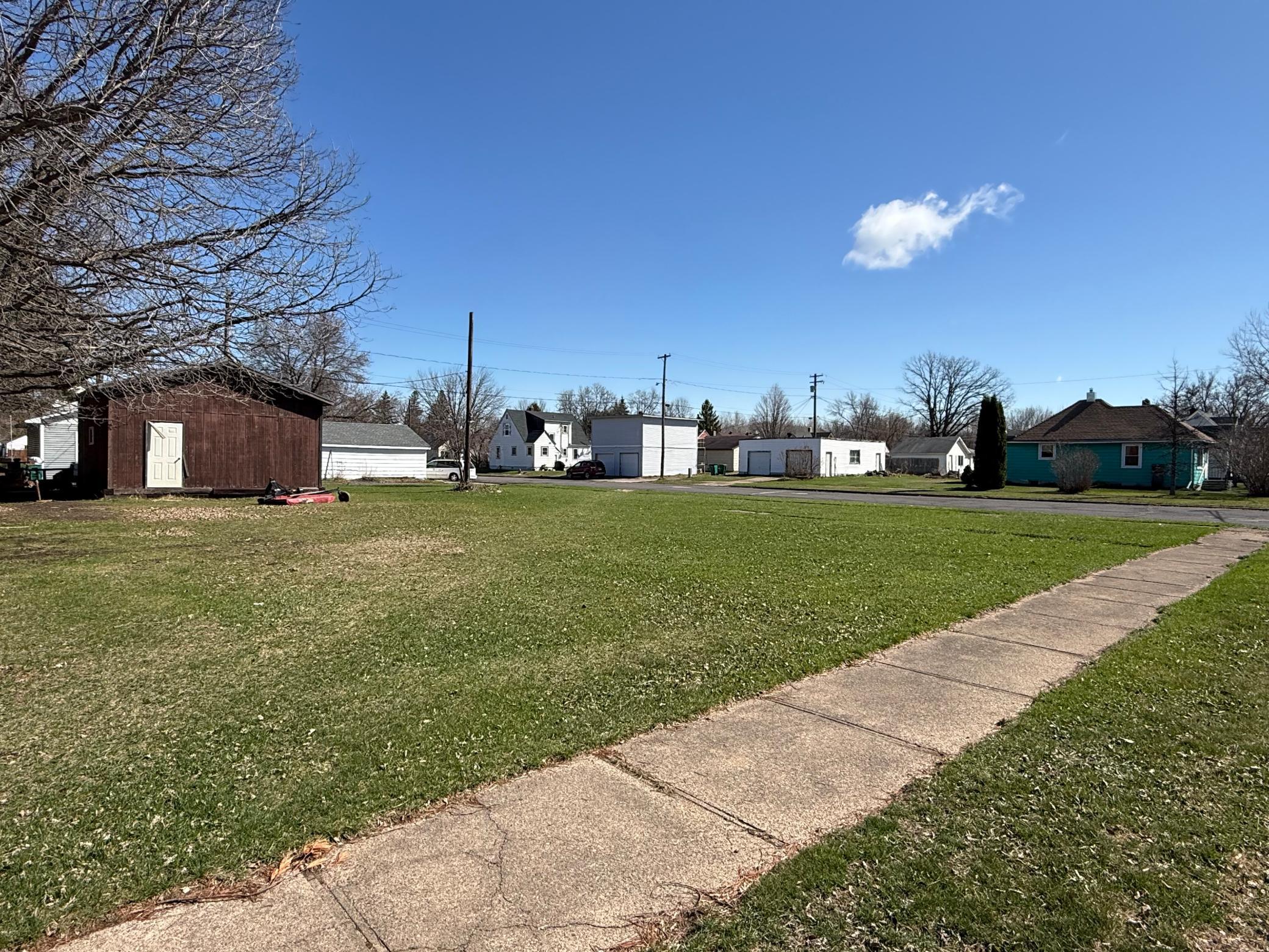 land for sale at 126 E Hibbing Avenue in Keewatin, MN