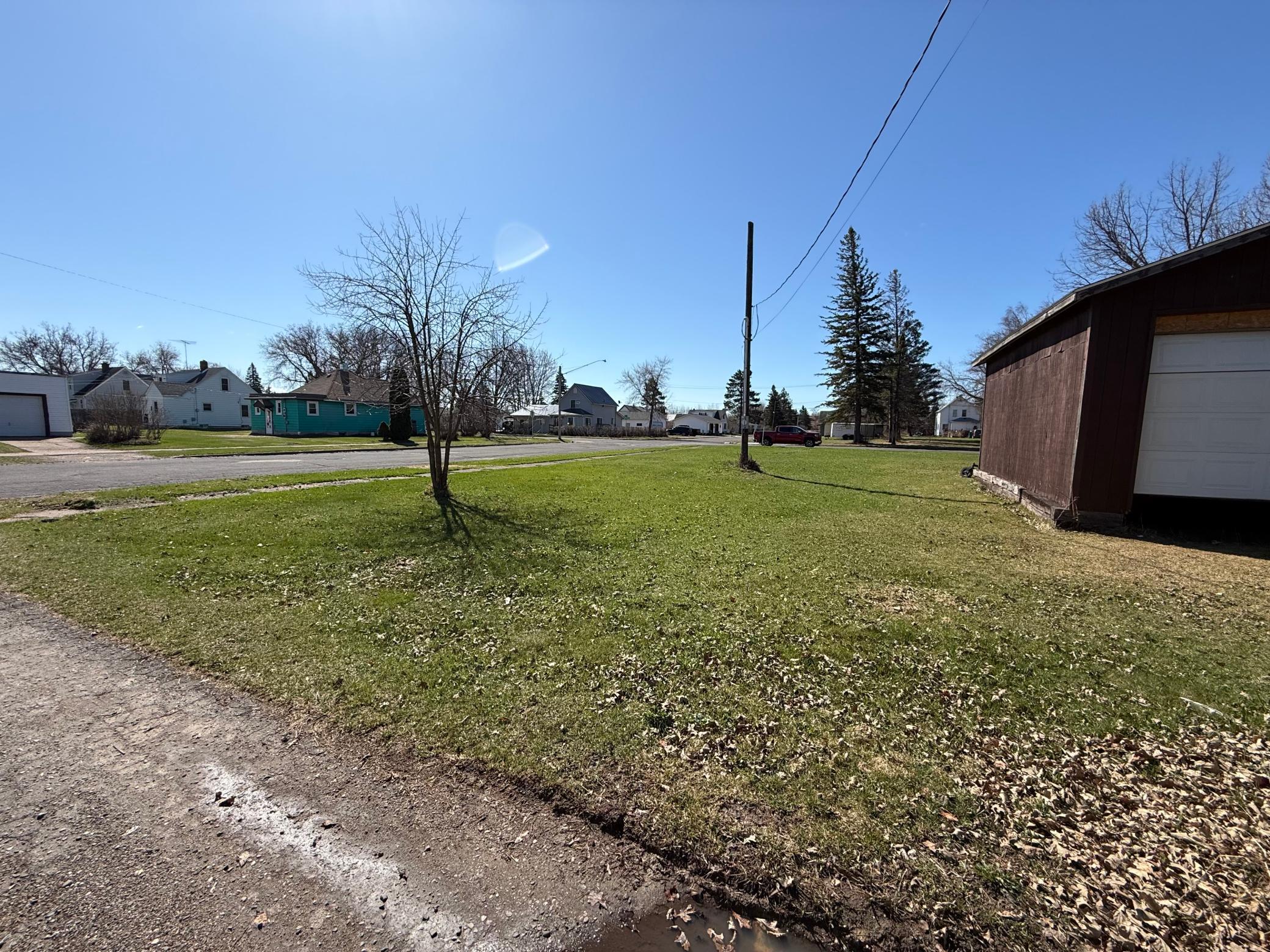 land for sale at 126 E Hibbing Avenue in Keewatin, MN (photo 2 of 11)