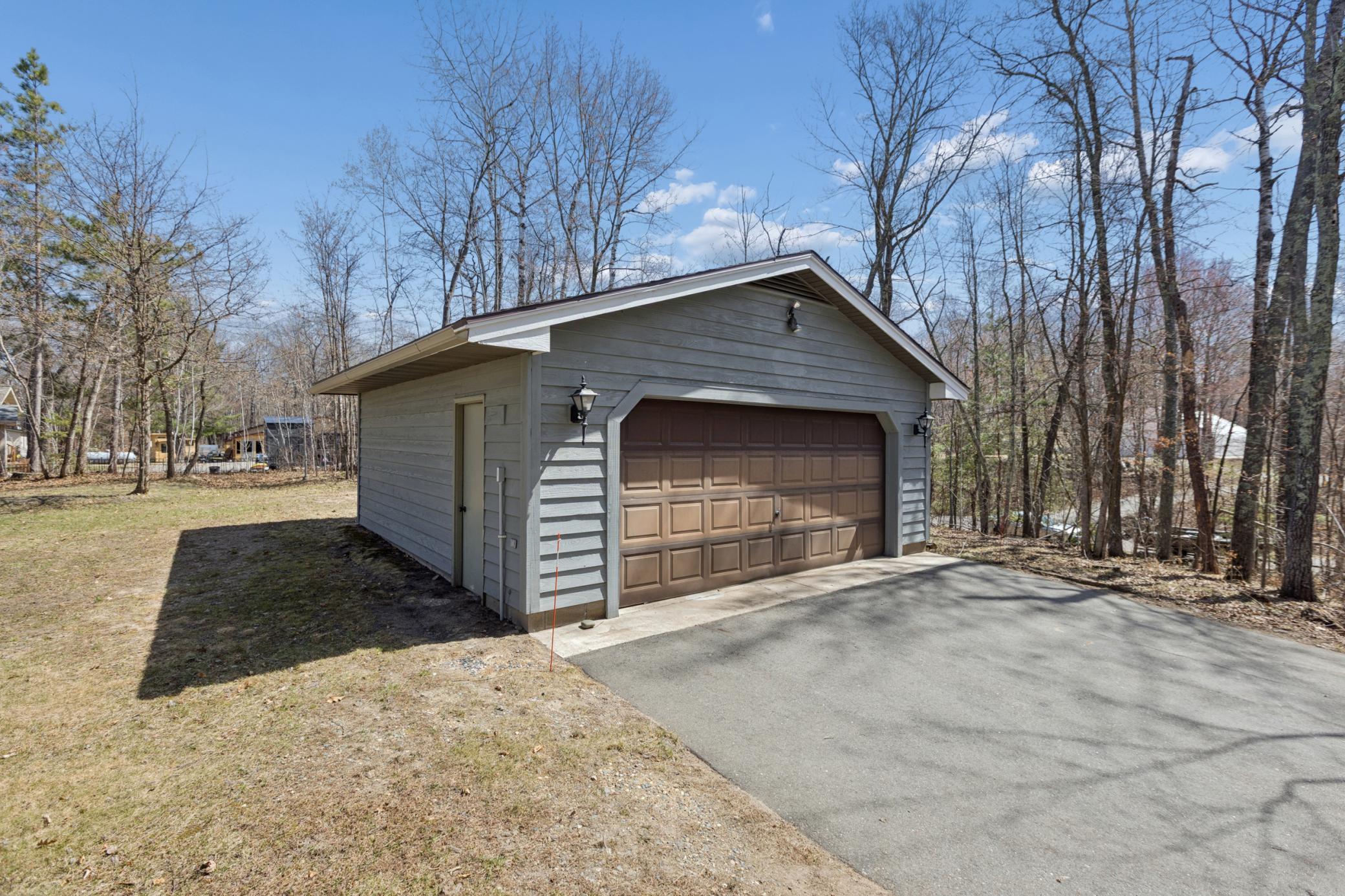 1988 single family home for sale at 19548 Blue Lane E in Emily, MN — 1 bed, 1 bath (photo 23 of 39)