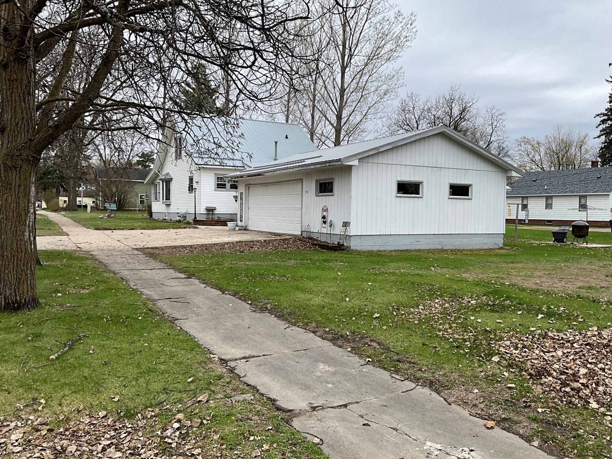 1925 single family home for sale at 430 1st Avenue N in Long Prairie, MN — 3 bed, 2 bath (photo 3 of 5)