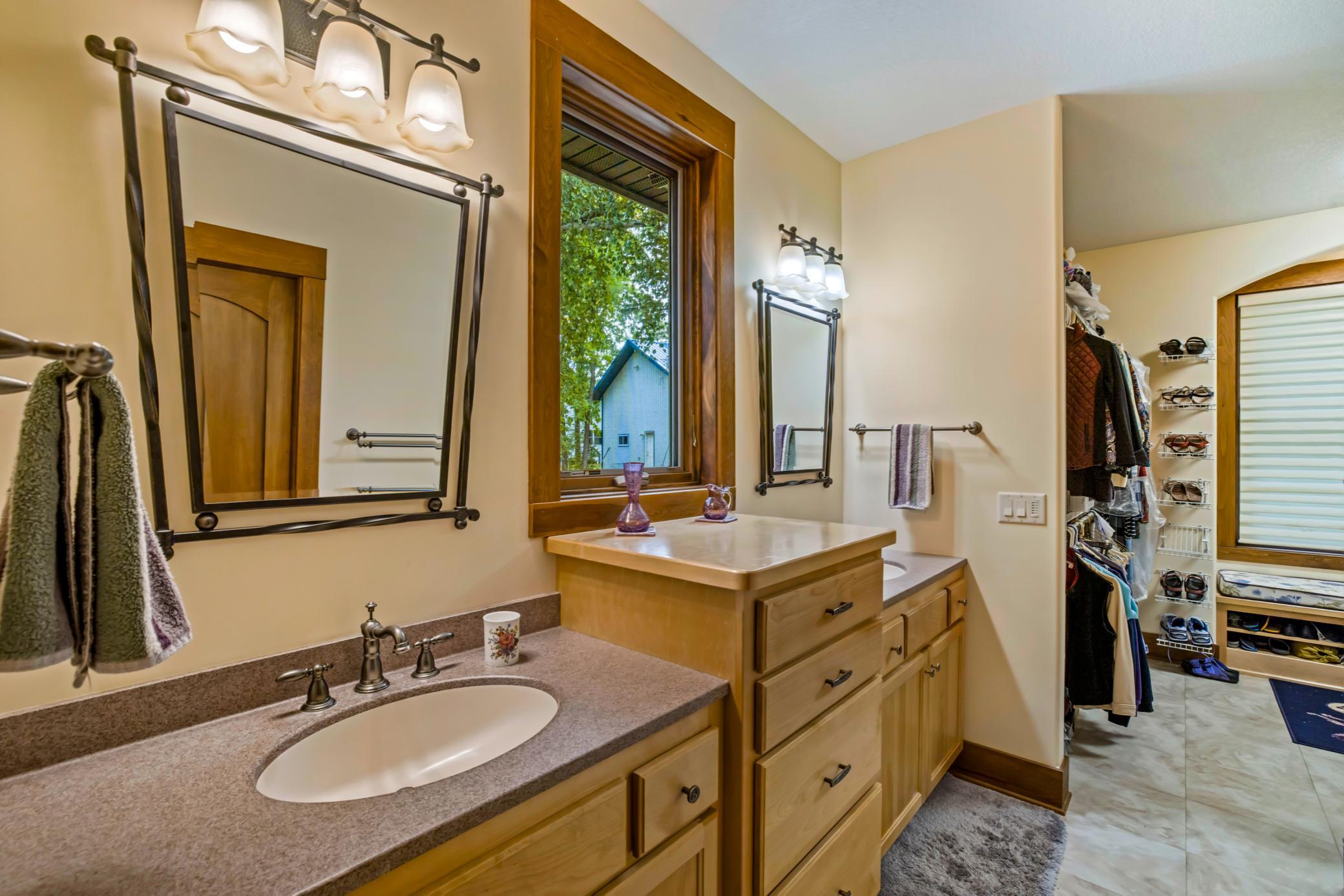 2007 single family home for sale at 35365 E Boot Lake Road in Park Rapids, MN — 4 bed, 3 bath (photo 7 of 87)