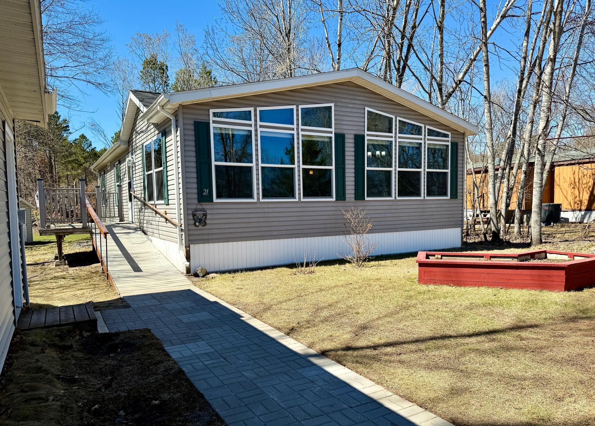 2015 single family home for sale at 1707 Crosby Court SE, Unit 21 in Bemidji, MN — 3 bed, 2 bath (photo 2 of 25)