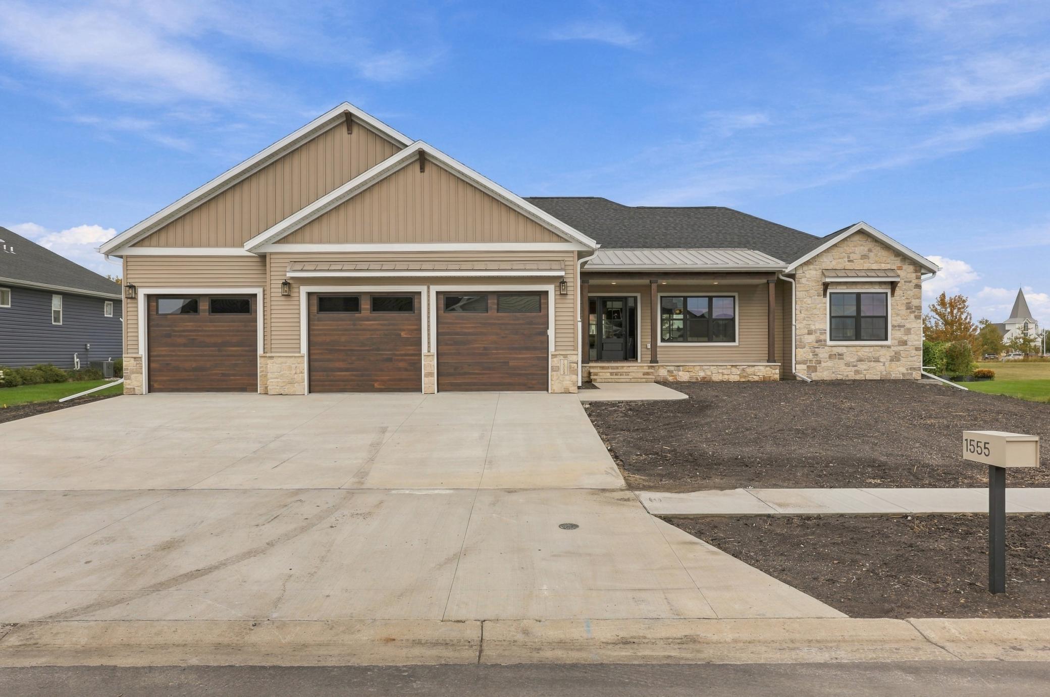 2026 single family home for sale at 1555 72nd Avenue S in Fargo, ND — 6 bed, 3 bath