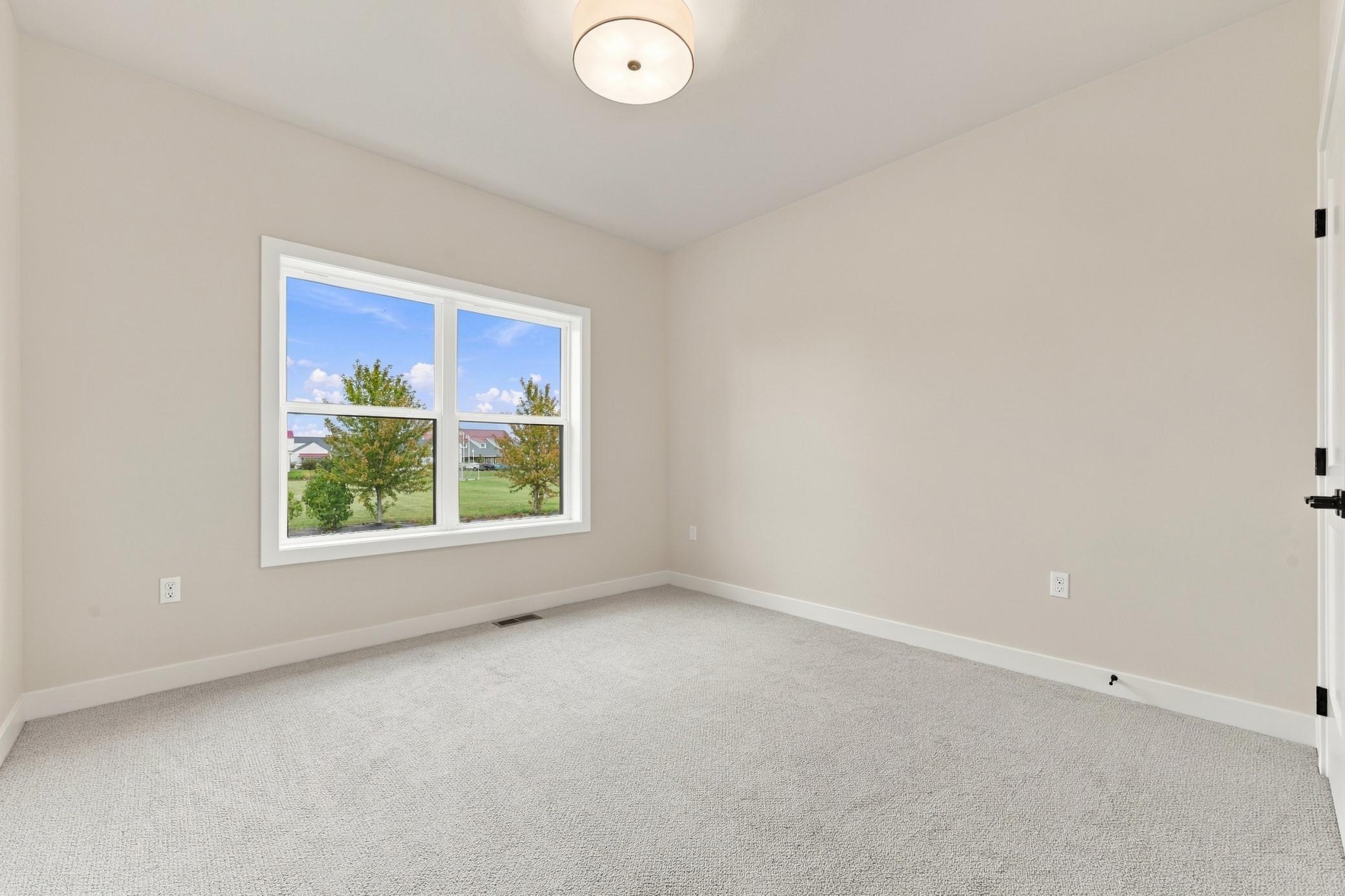 2026 single family home for sale at 1555 72nd Avenue S in Fargo, ND — 6 bed, 3 bath (photo 31 of 69)