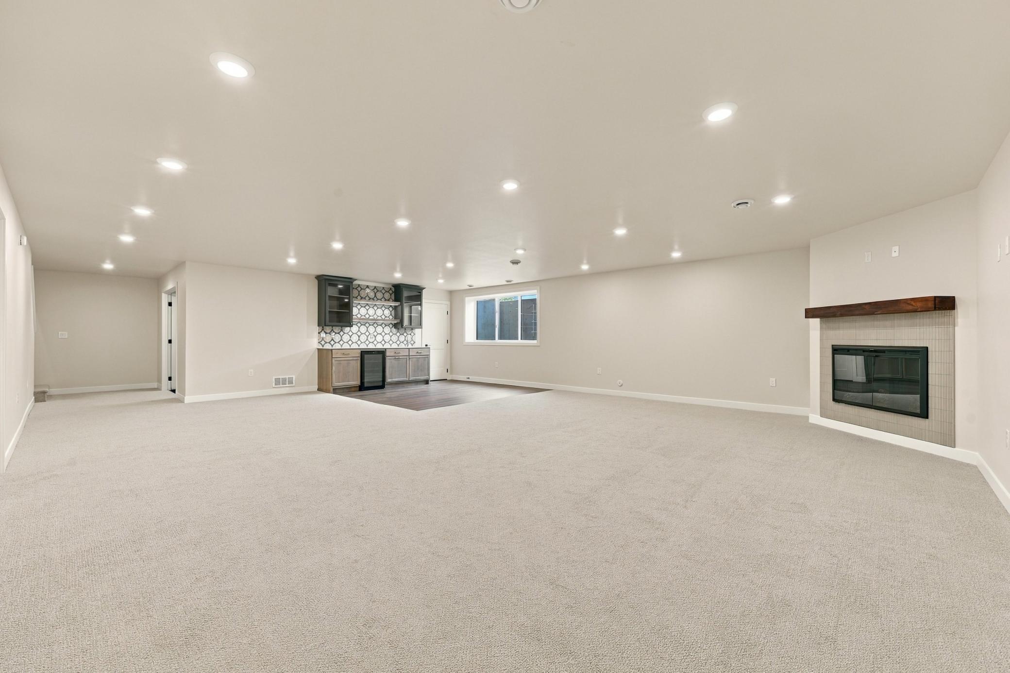 2026 single family home for sale at 1555 72nd Avenue S in Fargo, ND — 6 bed, 3 bath (photo 36 of 69)