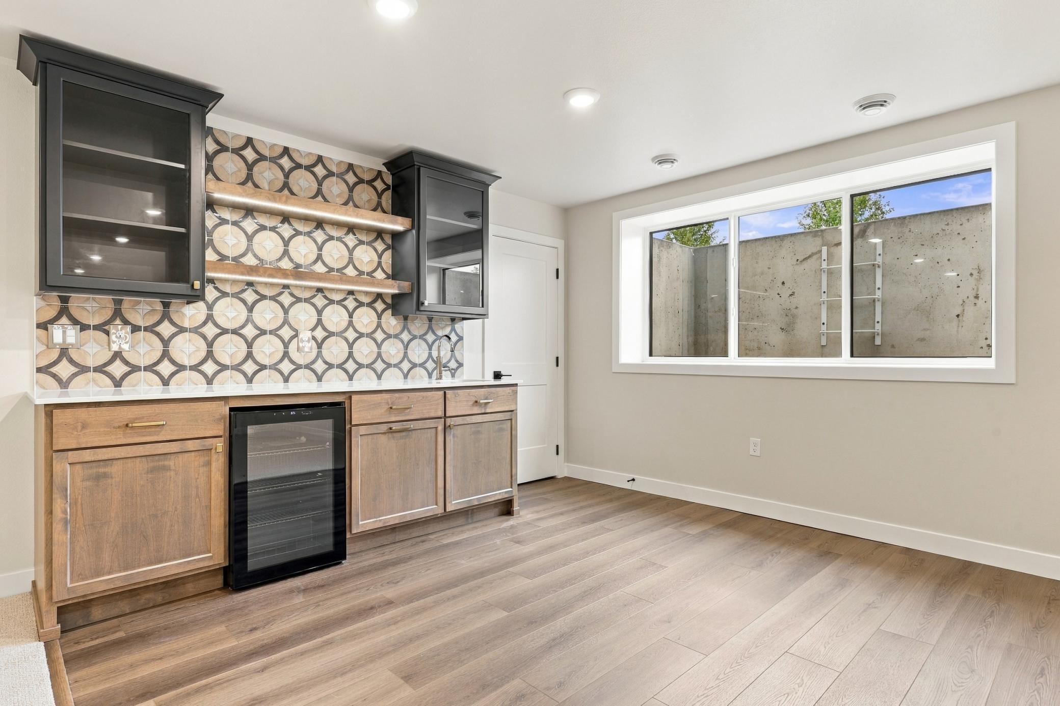 2026 single family home for sale at 1555 72nd Avenue S in Fargo, ND — 6 bed, 3 bath (photo 37 of 69)