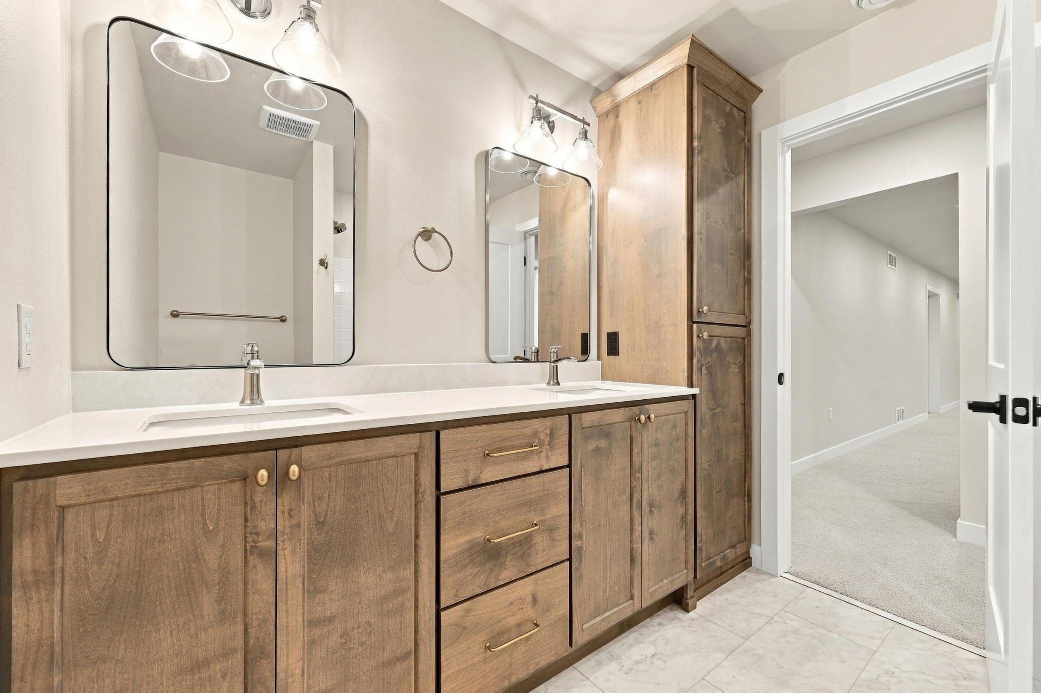 2026 single family home for sale at 1555 72nd Avenue S in Fargo, ND — 6 bed, 3 bath (photo 40 of 69)