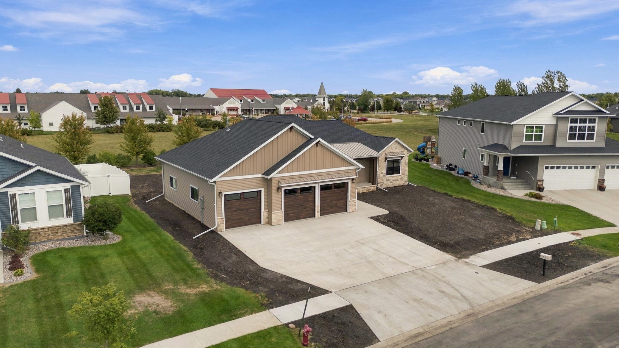 2026 single family home for sale at 1555 72nd Avenue S in Fargo, ND — 6 bed, 3 bath (photo 46 of 69)