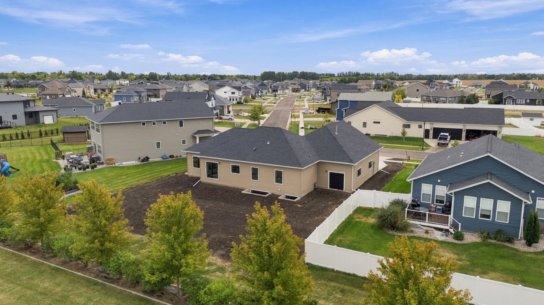 2026 single family home for sale at 1555 72nd Avenue S in Fargo, ND — 6 bed, 3 bath (photo 47 of 69)
