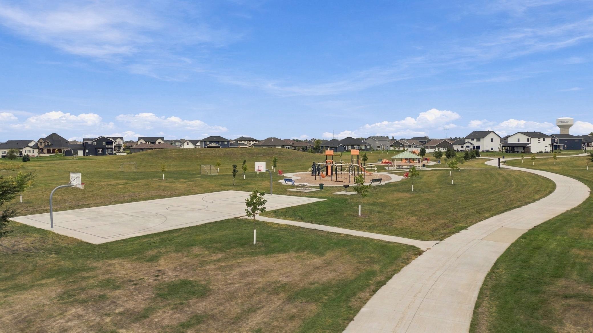 2026 single family home for sale at 1555 72nd Avenue S in Fargo, ND — 6 bed, 3 bath (photo 64 of 69)