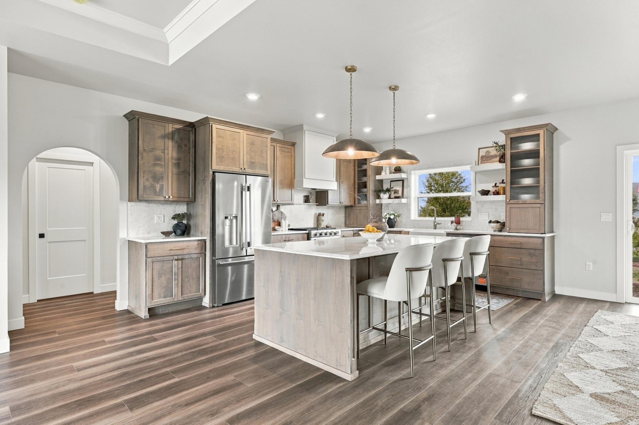 2026 single family home for sale at 1555 72nd Avenue S in Fargo, ND — 6 bed, 3 bath (photo 10 of 69)
