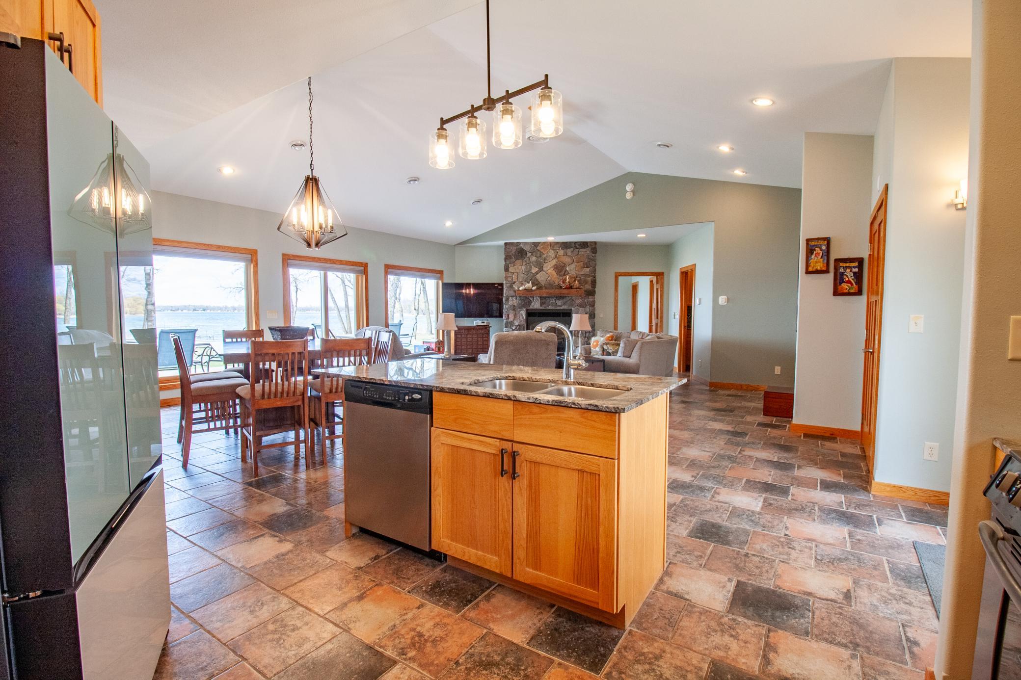 2007 single family home for sale at 34931 Northview Road in Battle Lake, MN — 5 bed, 3 bath (photo 16 of 67)