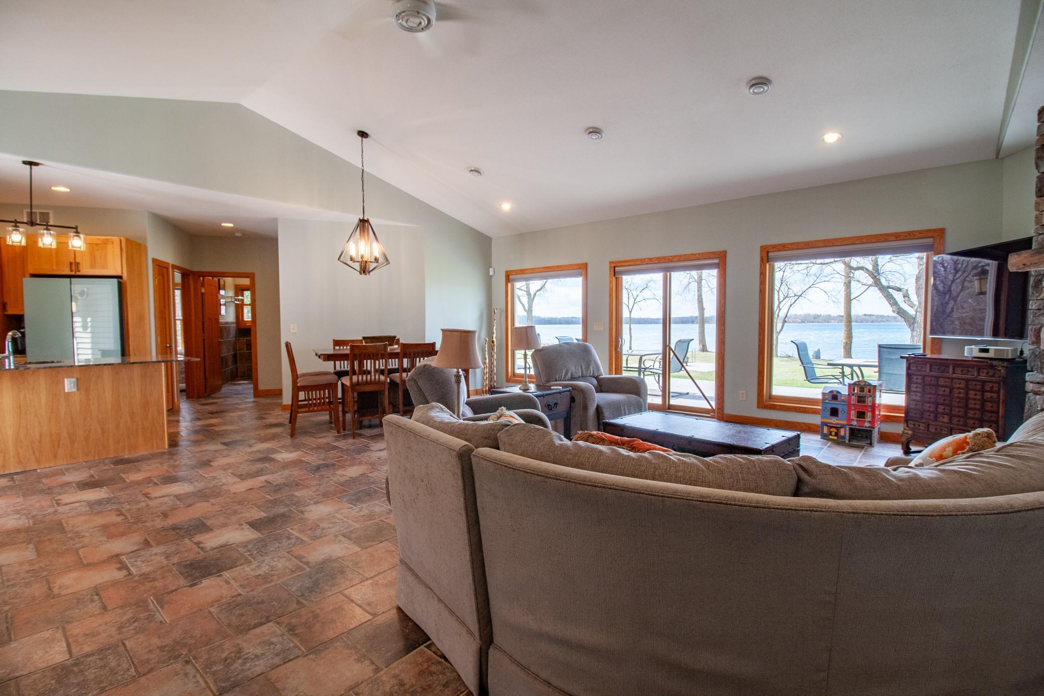 2007 single family home for sale at 34931 Northview Road in Battle Lake, MN — 5 bed, 3 bath (photo 17 of 67)