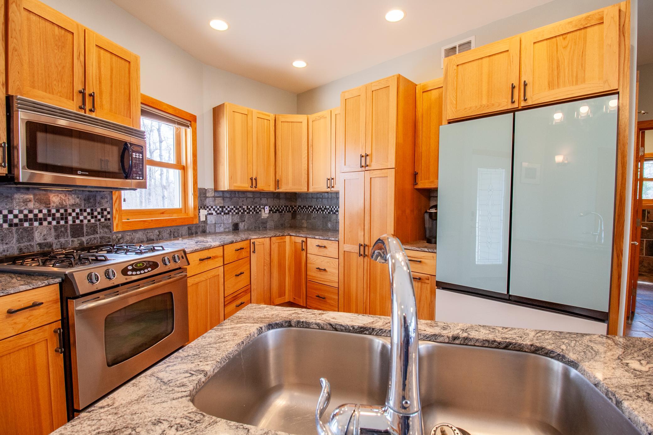 2007 single family home for sale at 34931 Northview Road in Battle Lake, MN — 5 bed, 3 bath (photo 25 of 67)