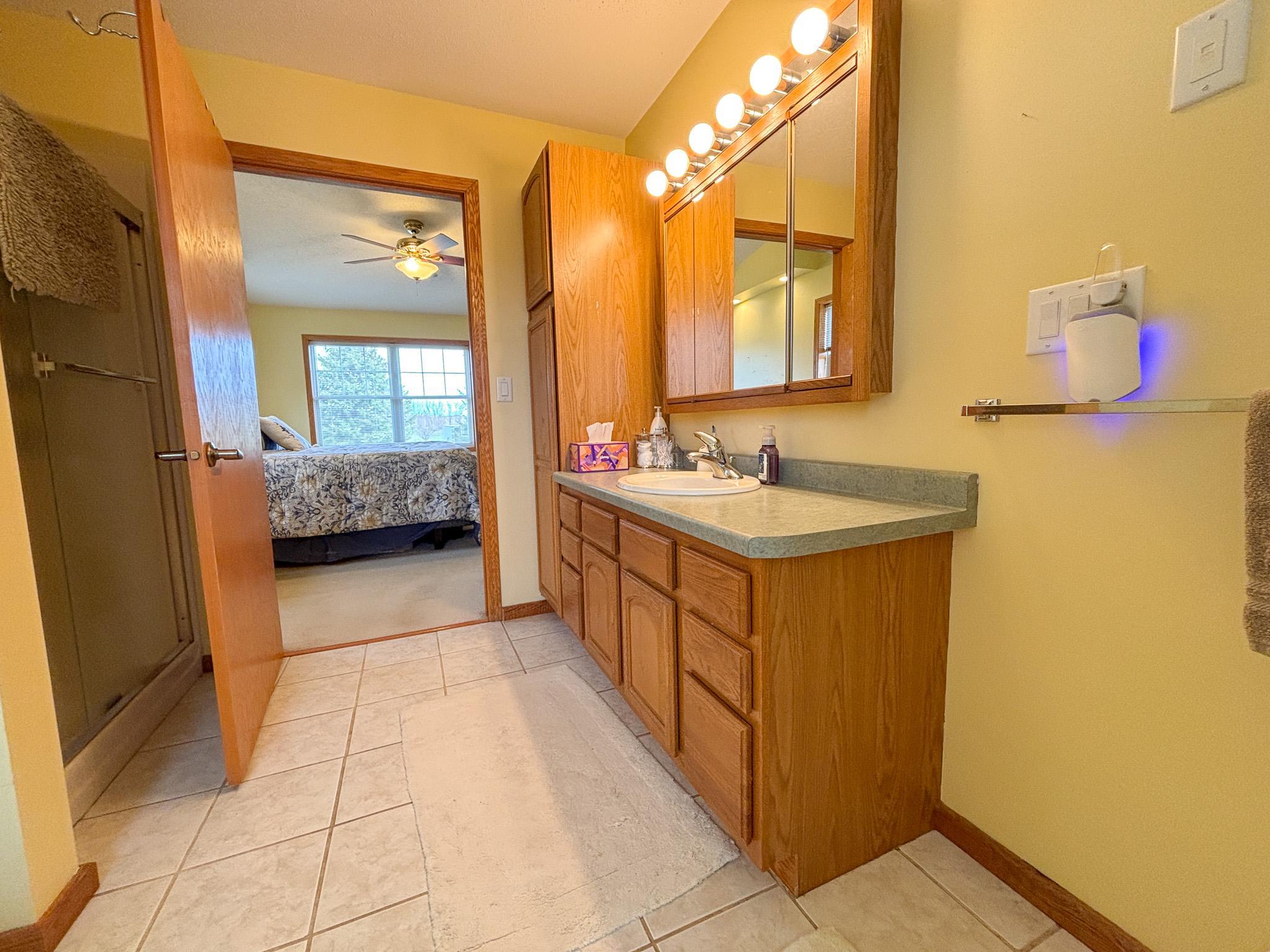 2002 single family home for sale at 48413 205th Avenue in Pelican Rapids, MN — 5 bed, 4 bath (photo 15 of 77)