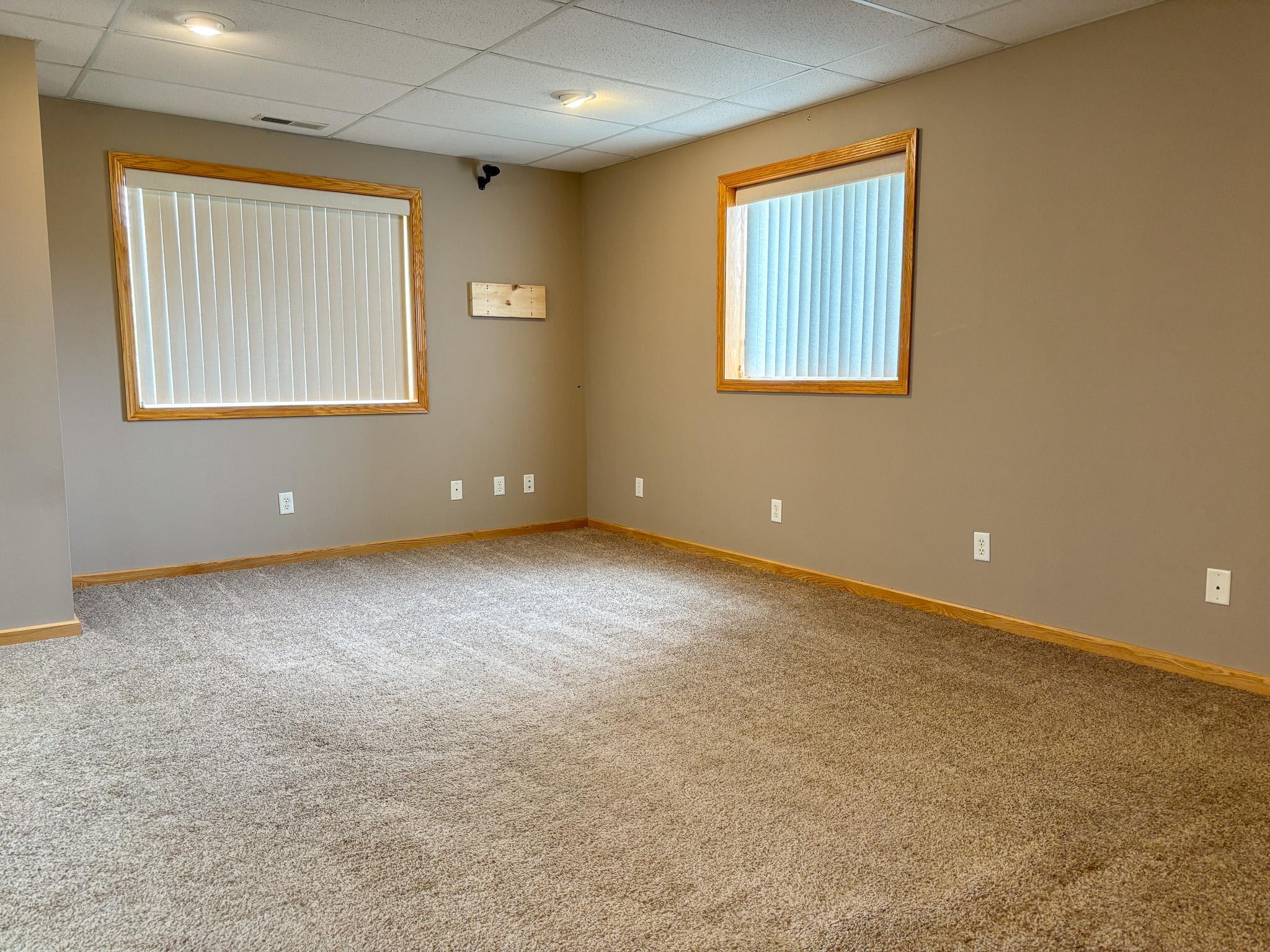 2002 single family home for sale at 48413 205th Avenue in Pelican Rapids, MN — 5 bed, 4 bath (photo 29 of 77)