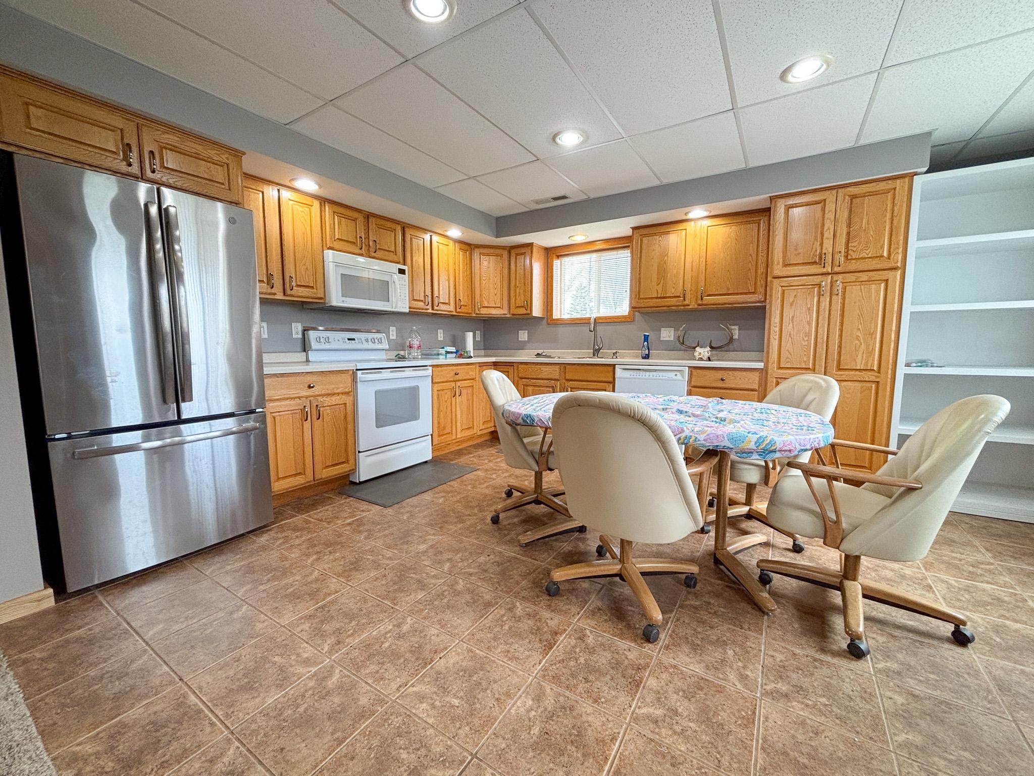 2002 single family home for sale at 48413 205th Avenue in Pelican Rapids, MN — 5 bed, 4 bath (photo 30 of 77)