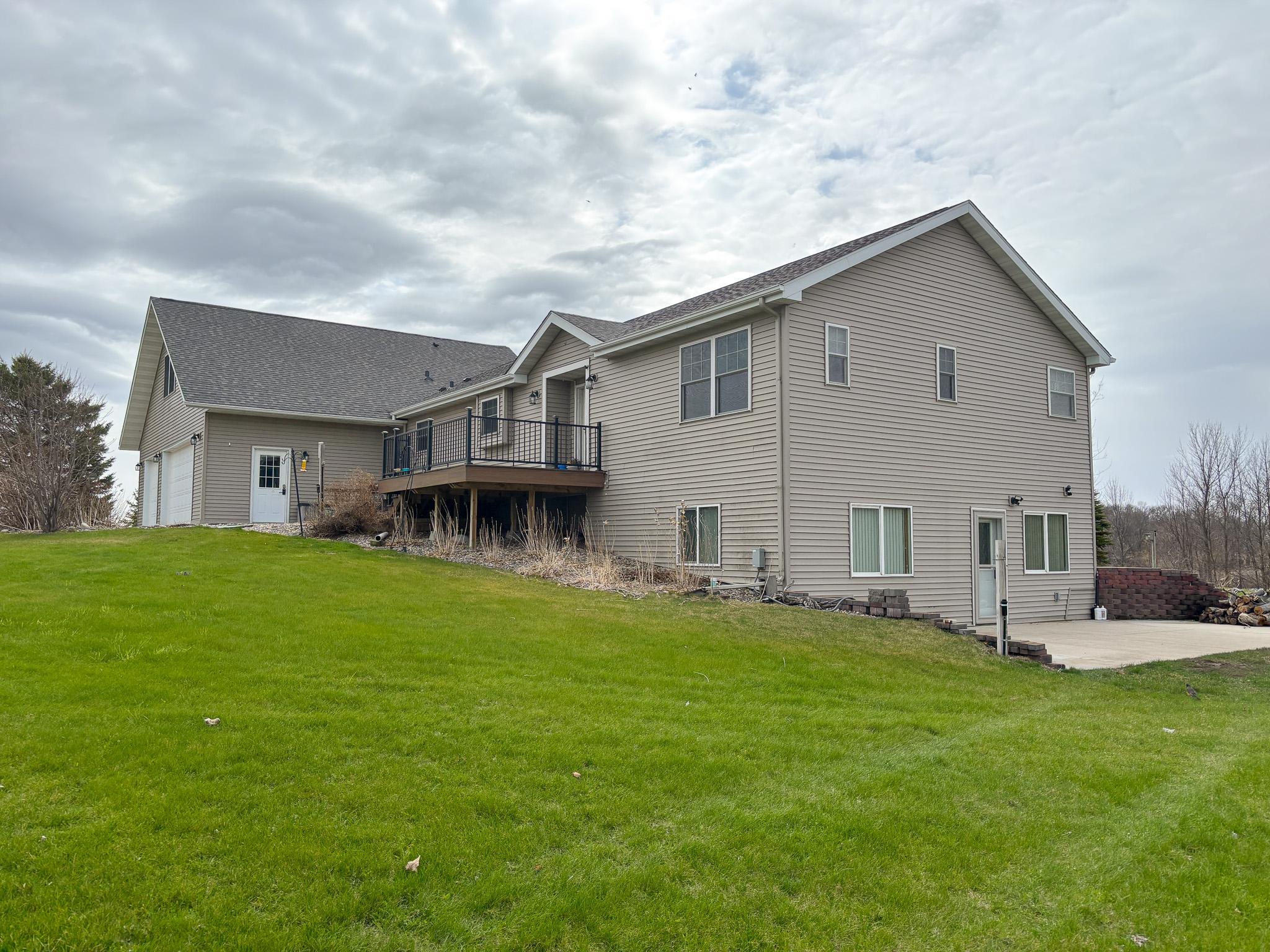 2002 single family home for sale at 48413 205th Avenue in Pelican Rapids, MN — 5 bed, 4 bath (photo 47 of 77)