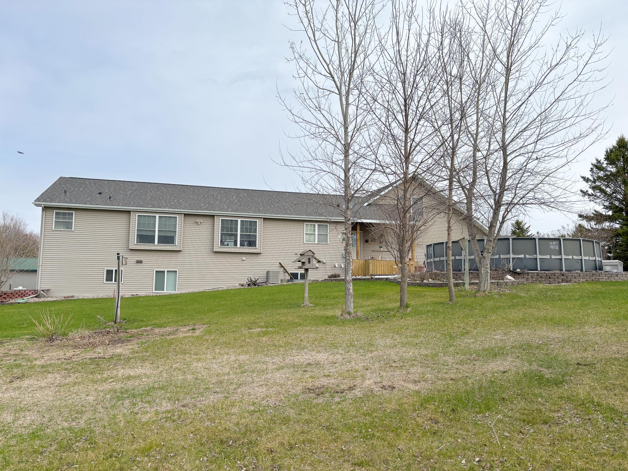2002 single family home for sale at 48413 205th Avenue in Pelican Rapids, MN — 5 bed, 4 bath (photo 50 of 77)